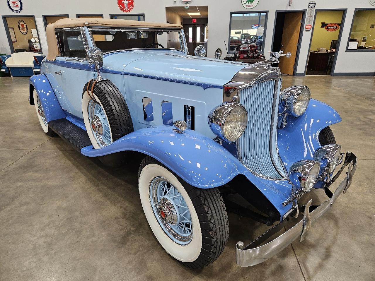 Packard Deluxe 8  1932