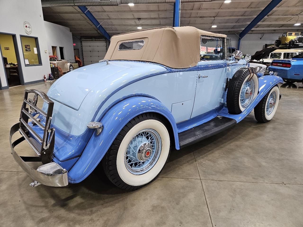 Packard Deluxe 8  1932