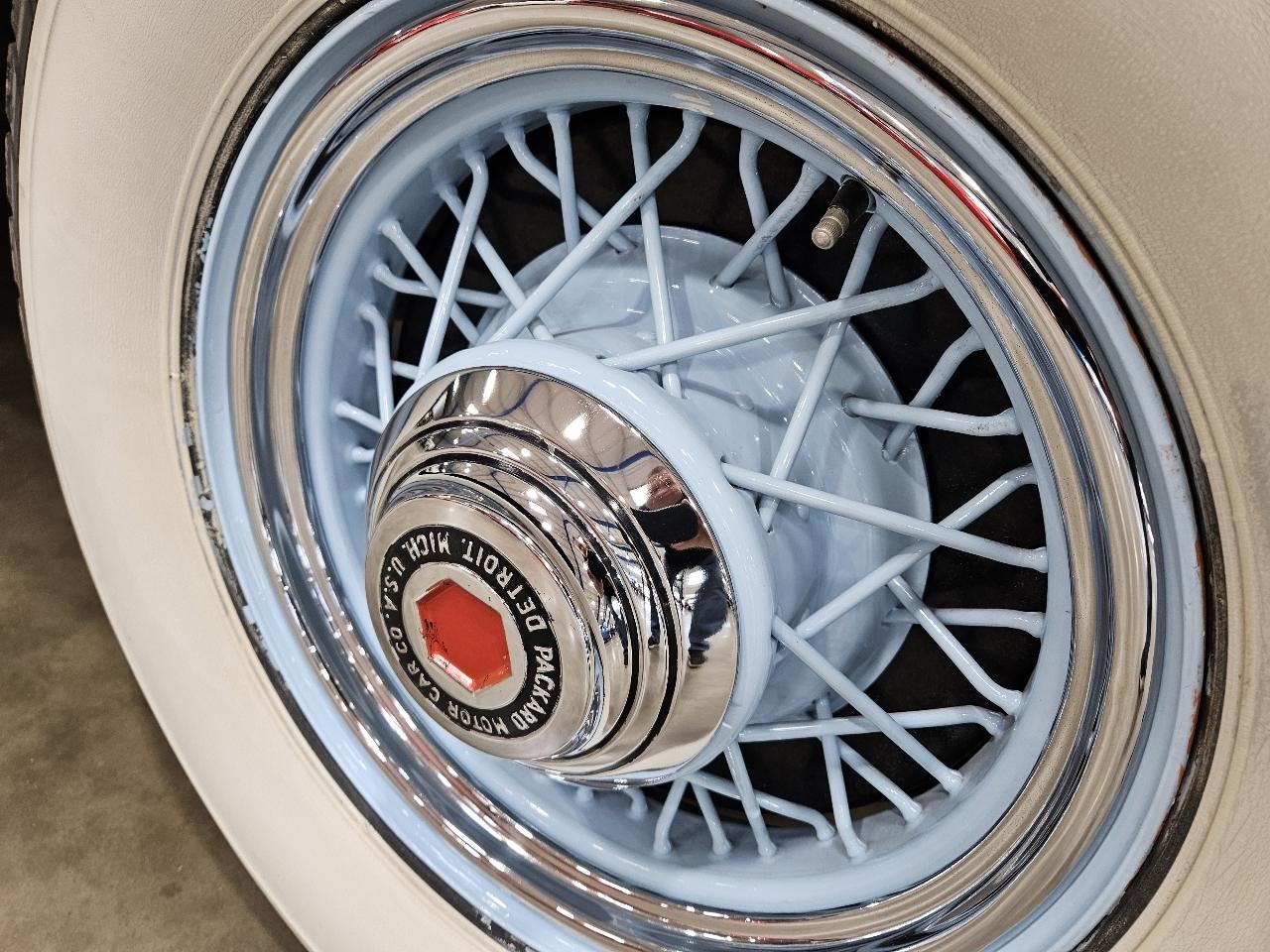 Packard Deluxe 8  1932