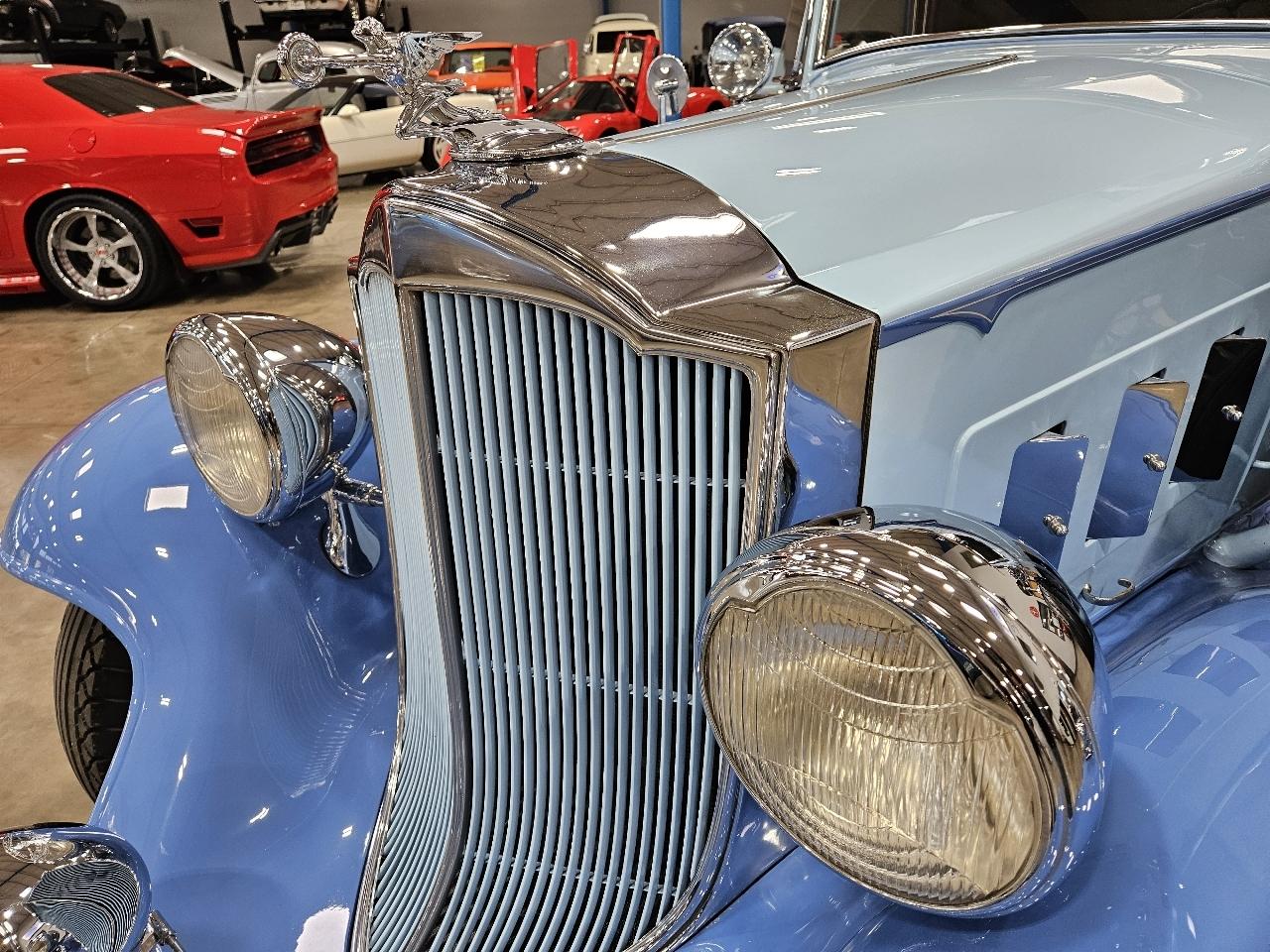Packard Deluxe 8  1932