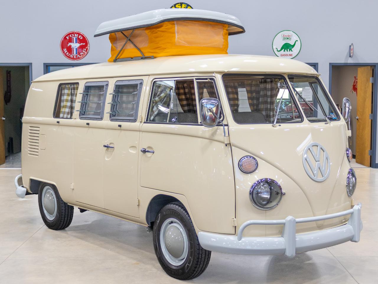 1967 Volkswagen Westfalia Camper 