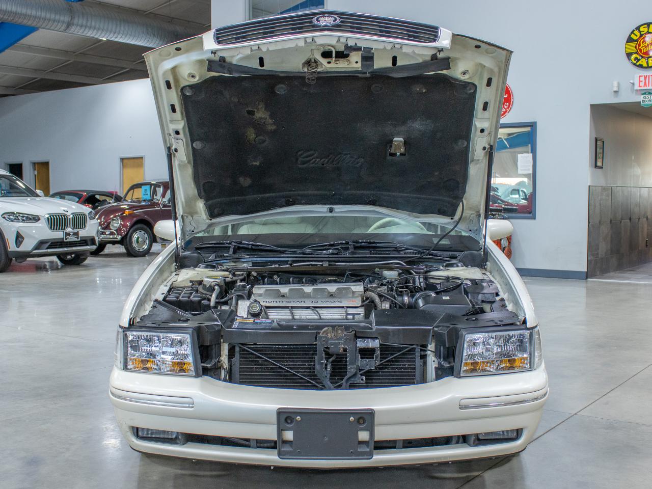 Cadillac DeVille 4dr Sdn 1998