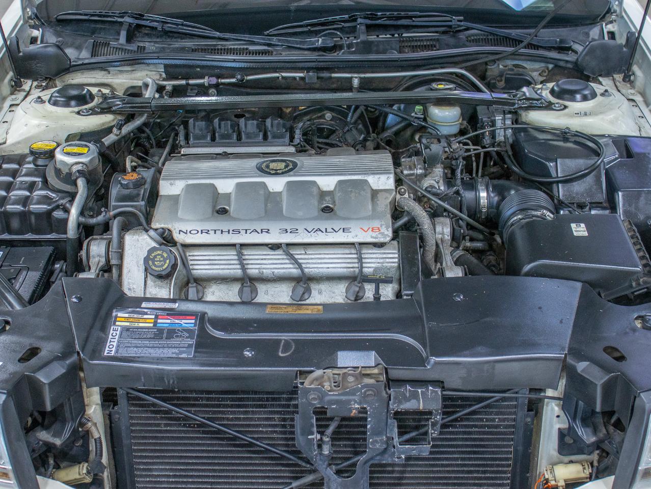 Cadillac DeVille 4dr Sdn 1998