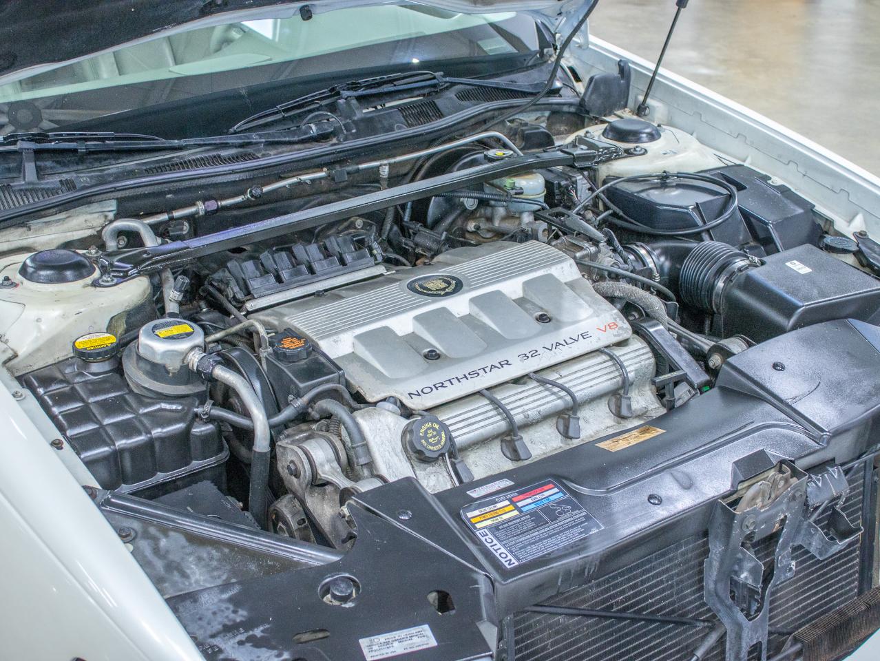 Cadillac DeVille 4dr Sdn 1998
