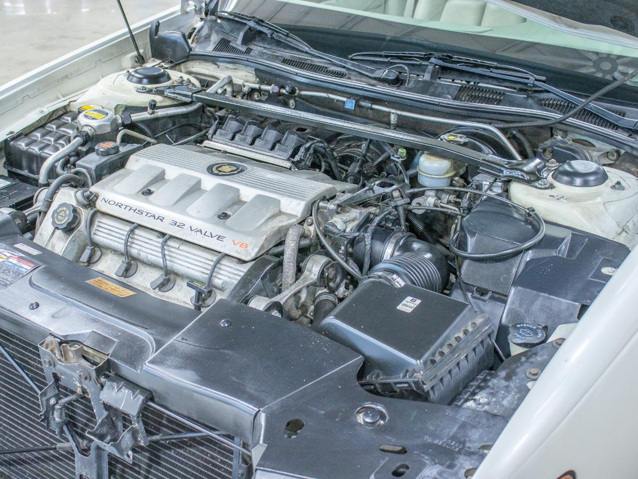Cadillac DeVille 4dr Sdn 1998