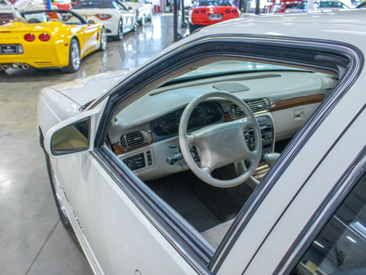 Cadillac DeVille 4dr Sdn 1998