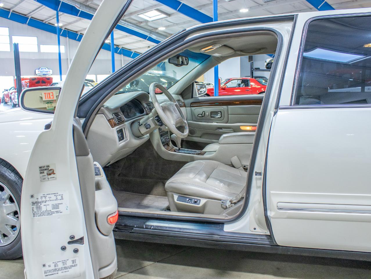 Cadillac DeVille 4dr Sdn 1998