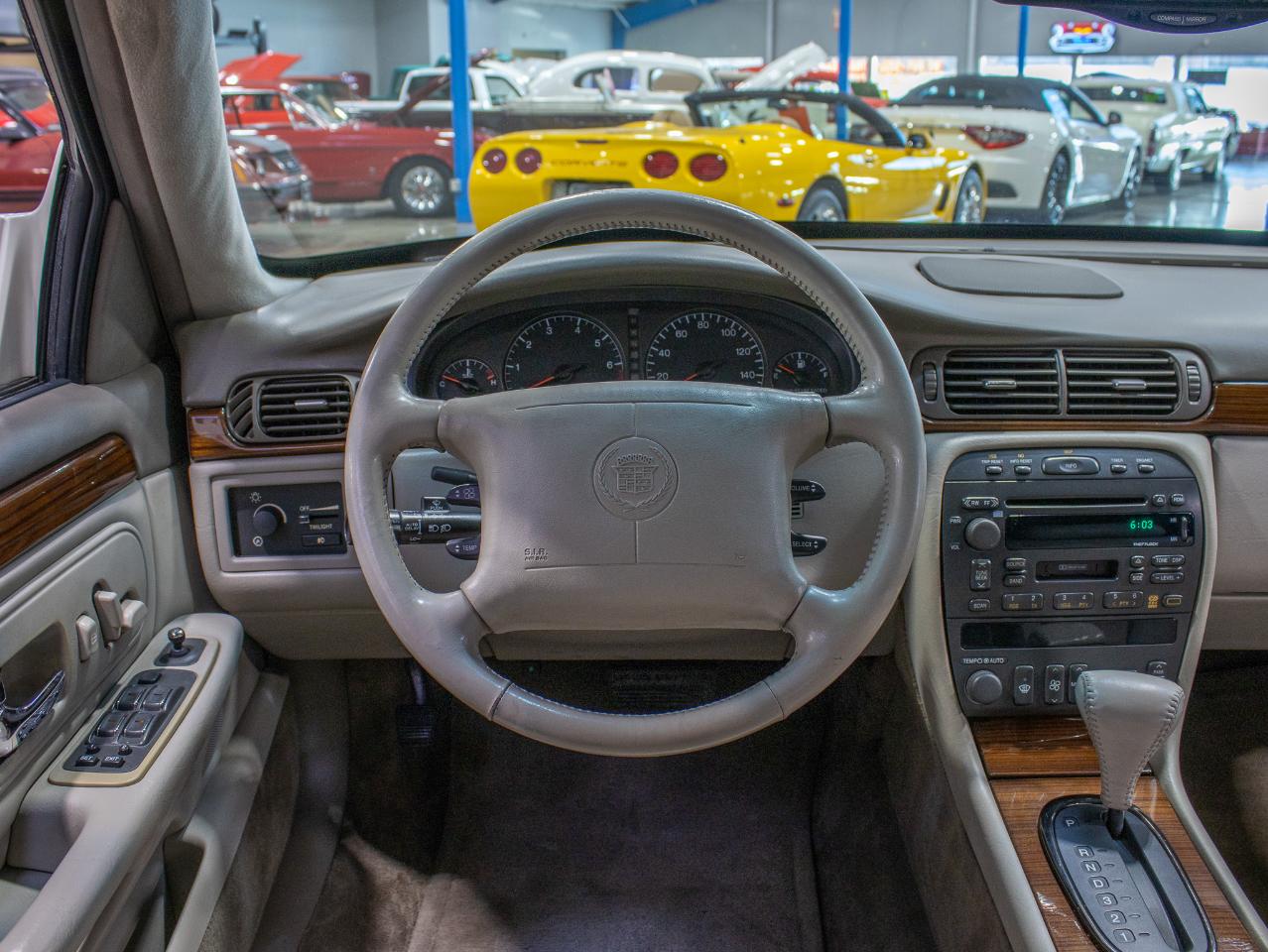 Cadillac DeVille 4dr Sdn 1998