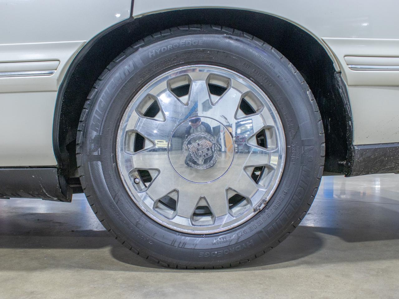 Cadillac DeVille 4dr Sdn 1998