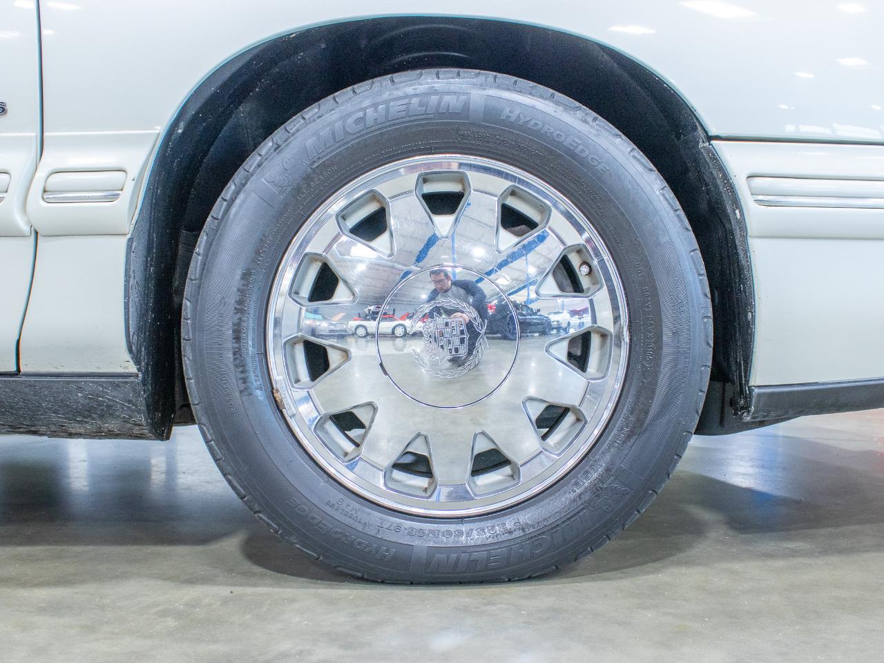 Cadillac DeVille 4dr Sdn 1998