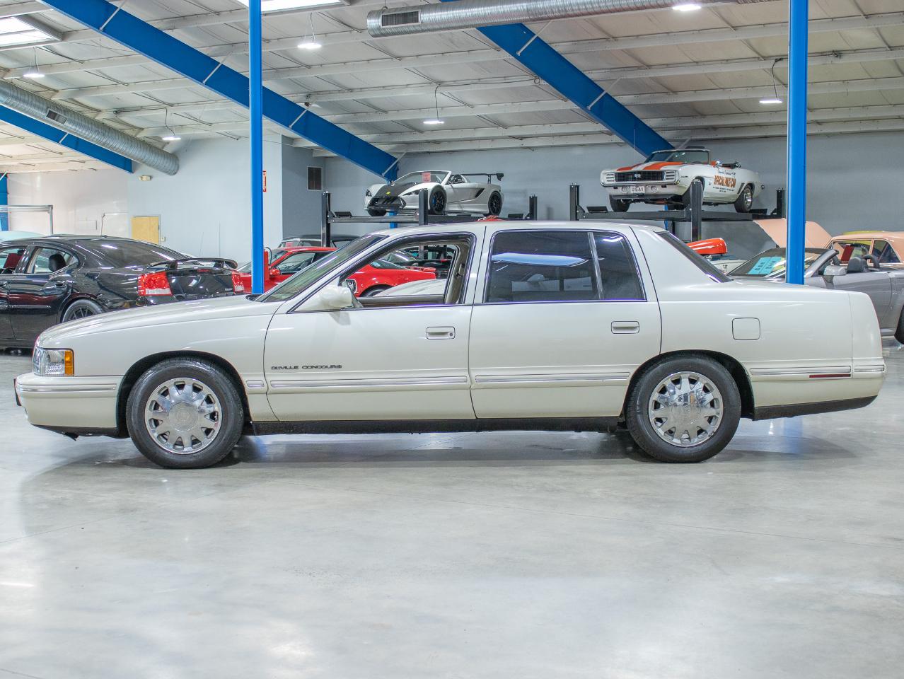 Cadillac DeVille 4dr Sdn 1998