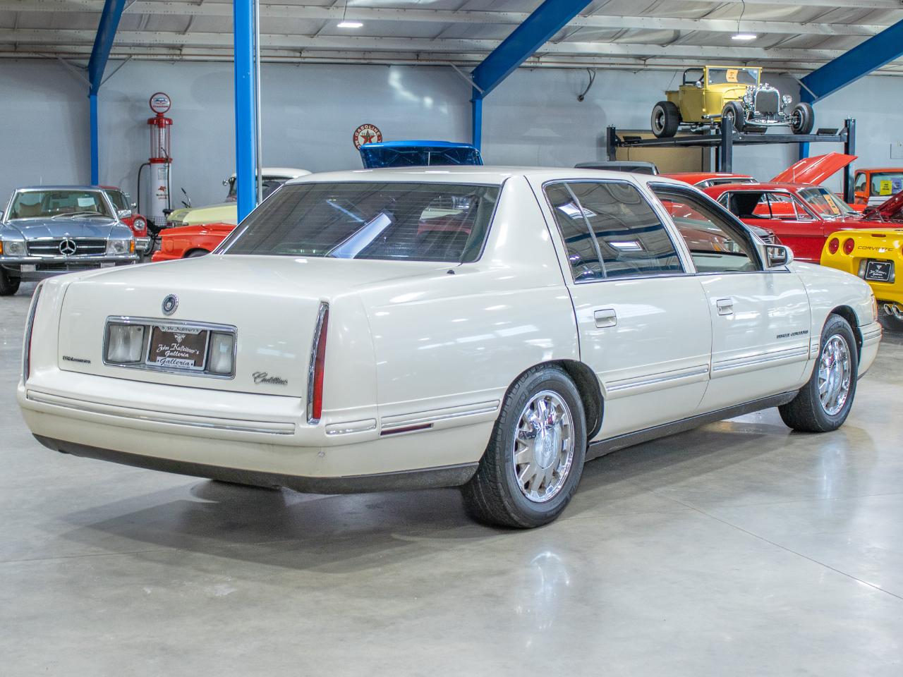 Cadillac DeVille 4dr Sdn 1998
