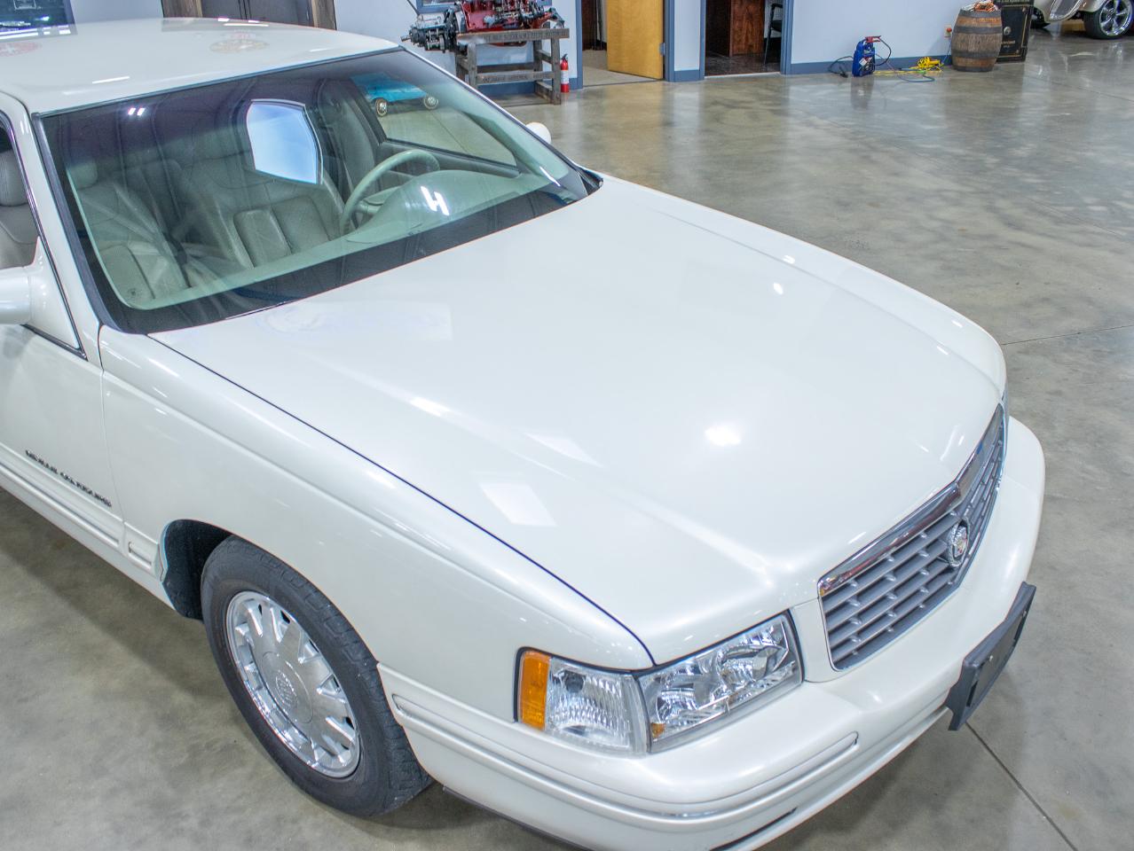 Cadillac DeVille 4dr Sdn 1998
