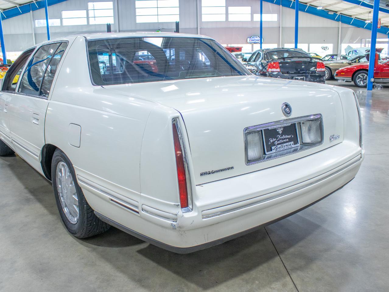 Cadillac DeVille 4dr Sdn 1998