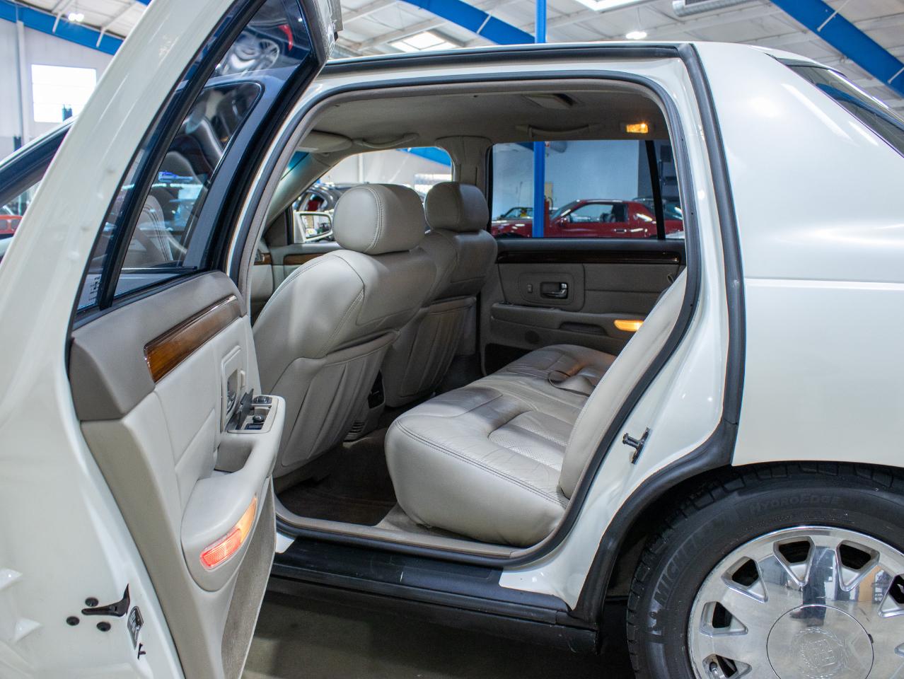 Cadillac DeVille 4dr Sdn 1998
