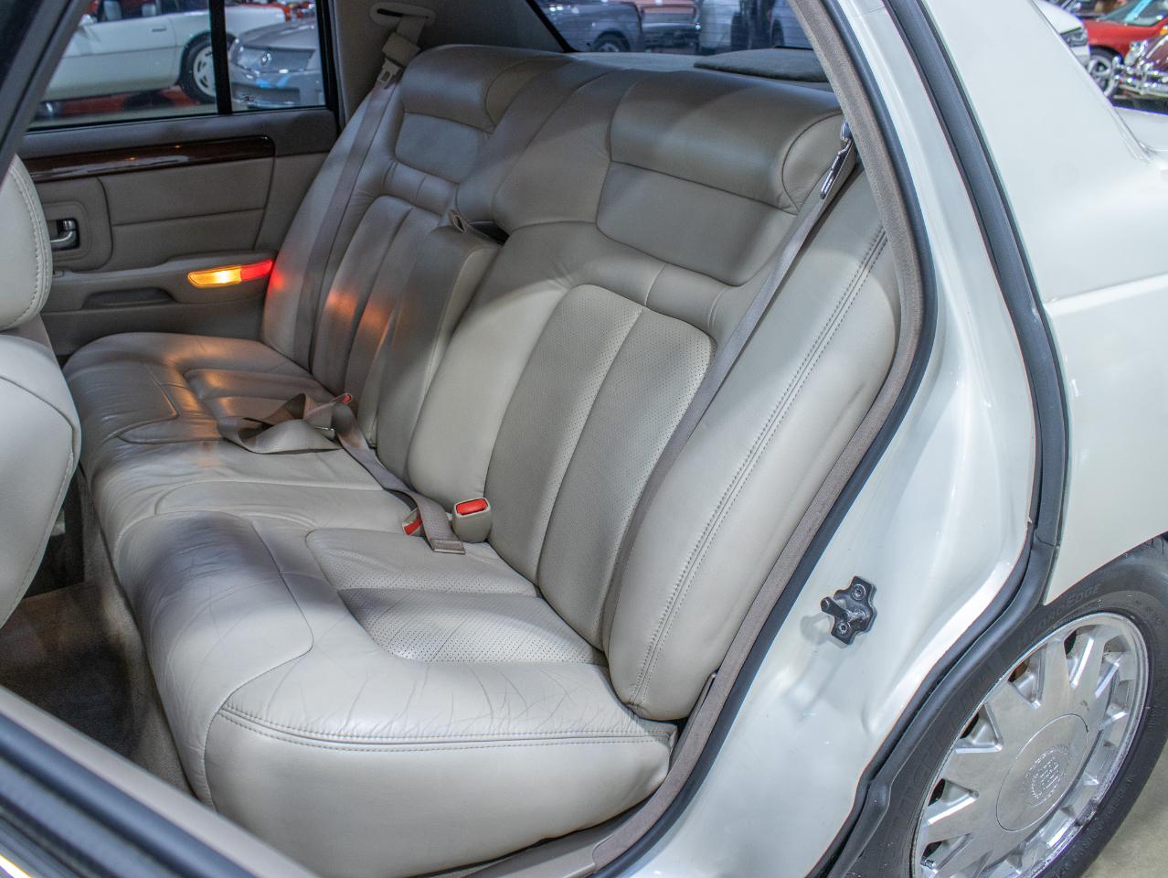Cadillac DeVille 4dr Sdn 1998