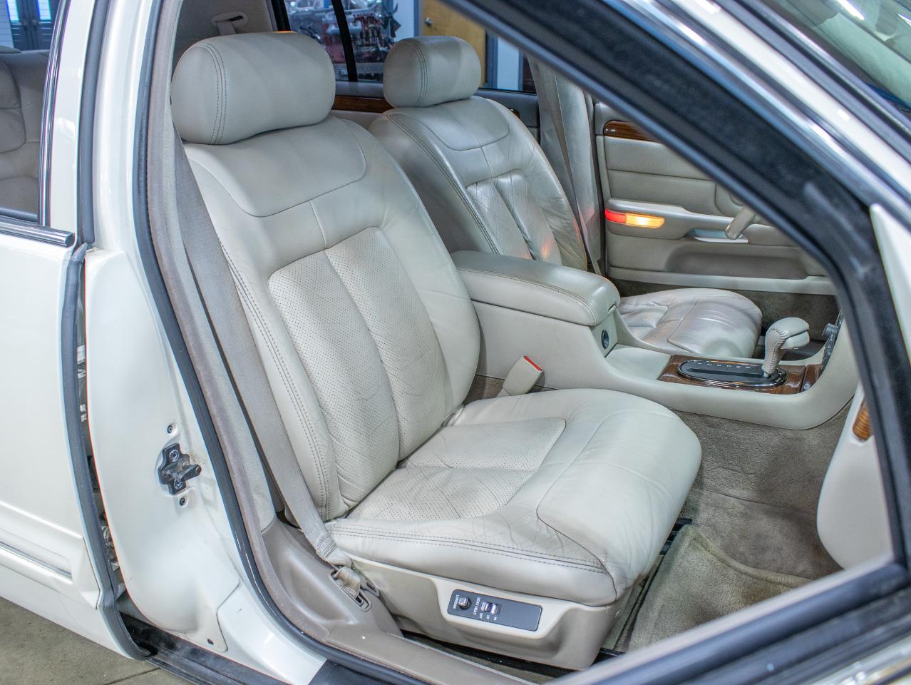 Cadillac DeVille 4dr Sdn 1998