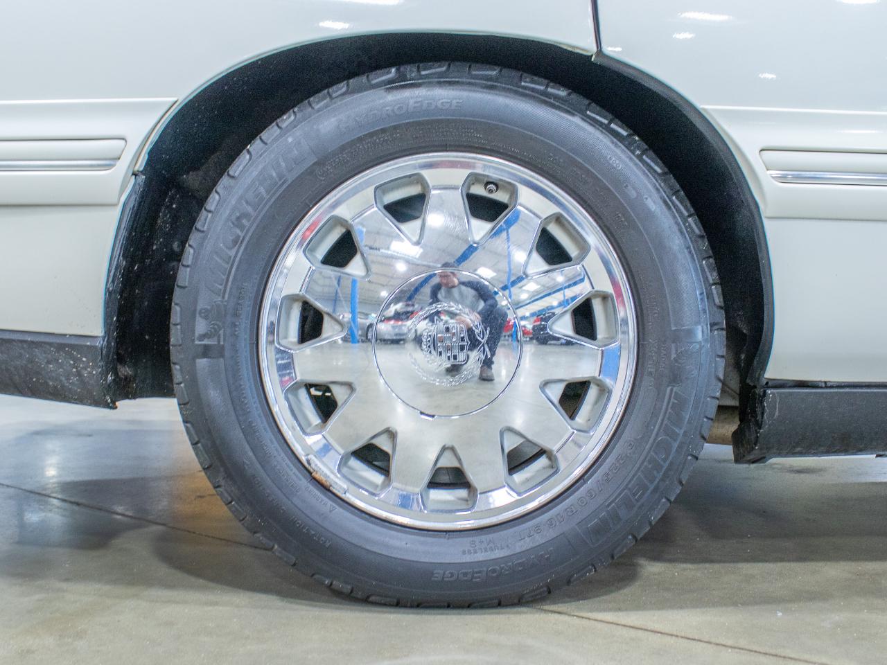Cadillac DeVille 4dr Sdn 1998
