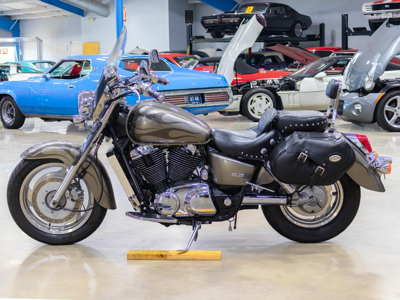 Honda VT1100C2  2006
