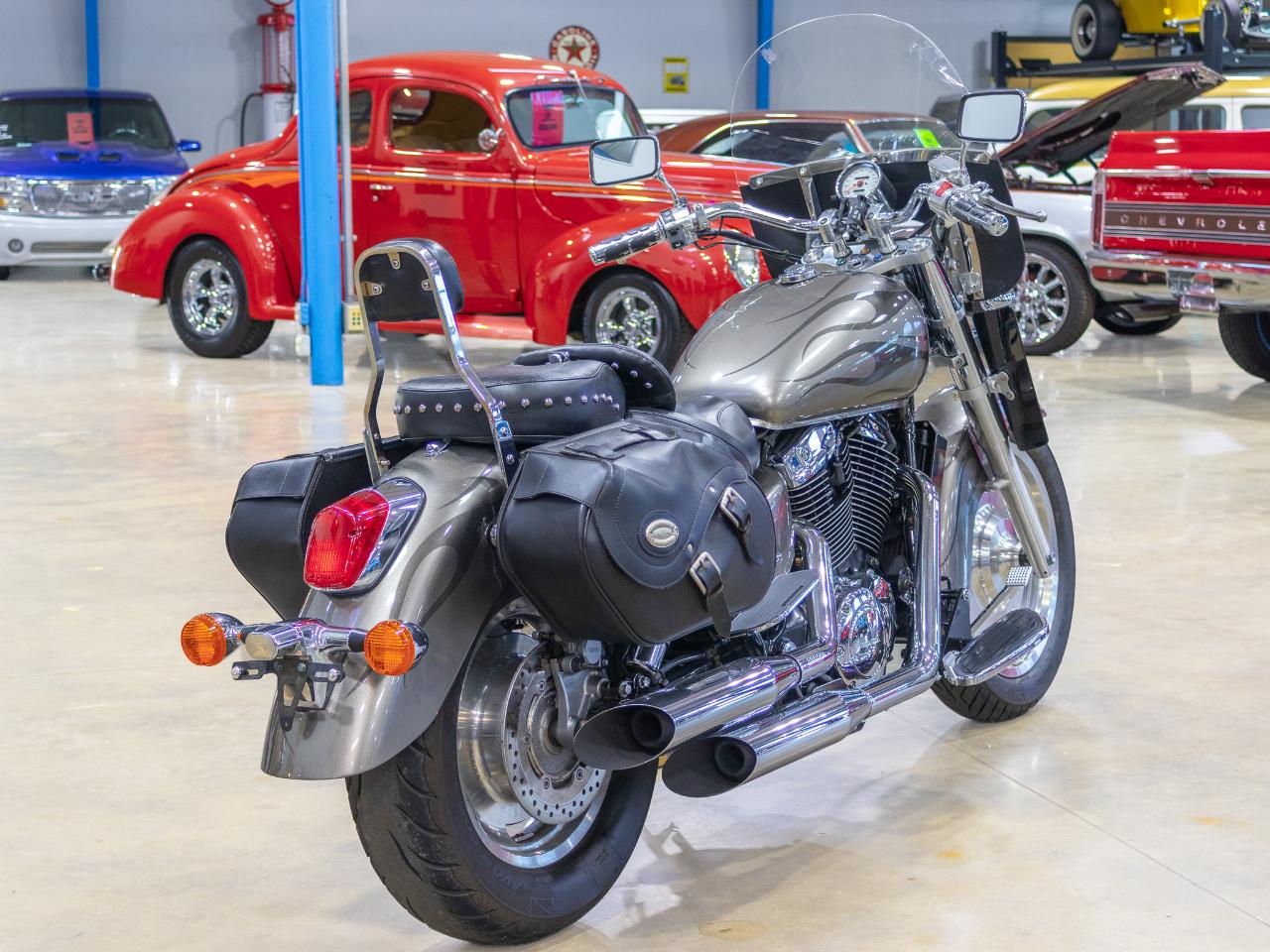 Honda VT1100C2  2006