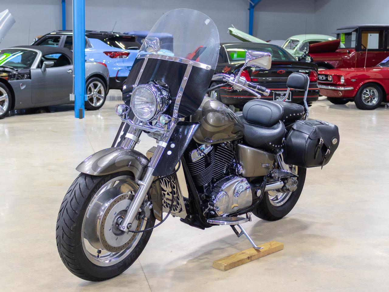 Honda VT1100C2  2006