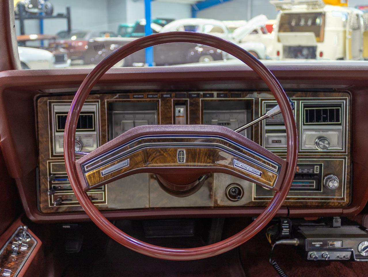 Lincoln Mark V  1977