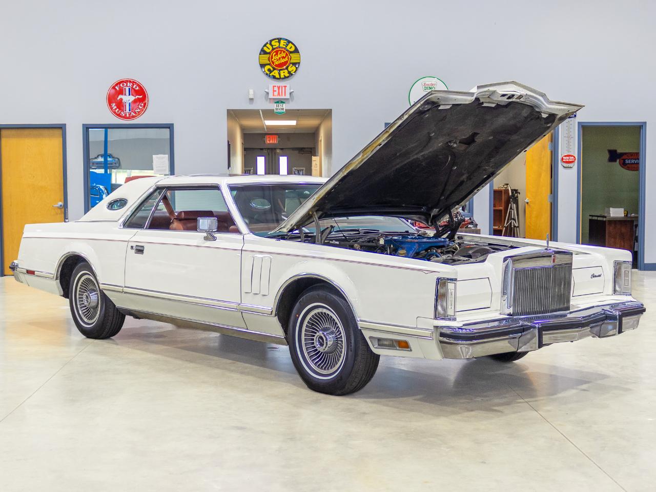 Lincoln Mark V  1977