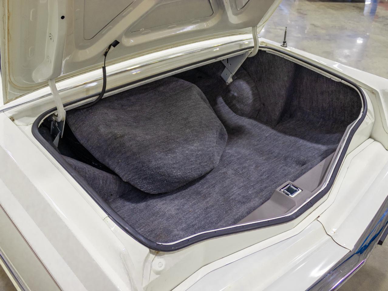 Lincoln Mark V  1977