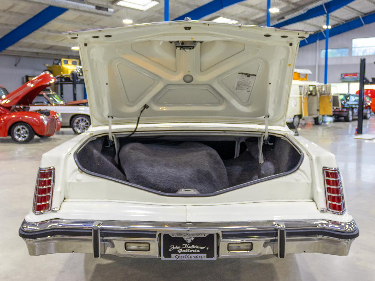 Lincoln Mark V  1977