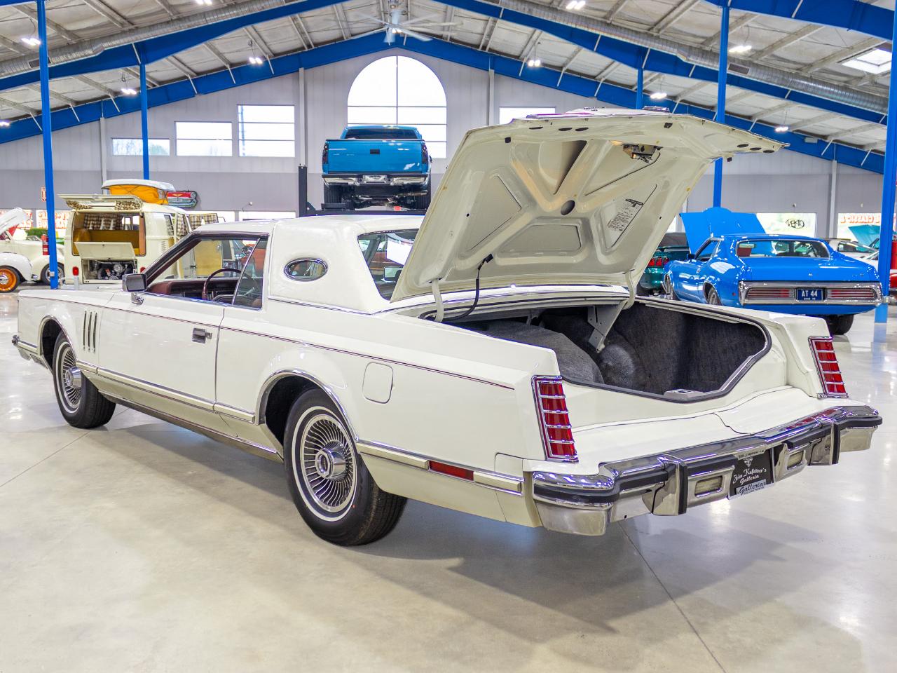 Lincoln Mark V  1977