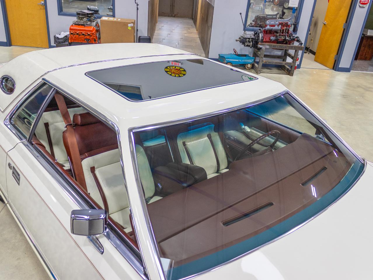 Lincoln Mark V  1977