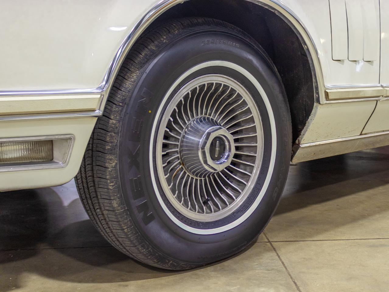 Lincoln Mark V  1977