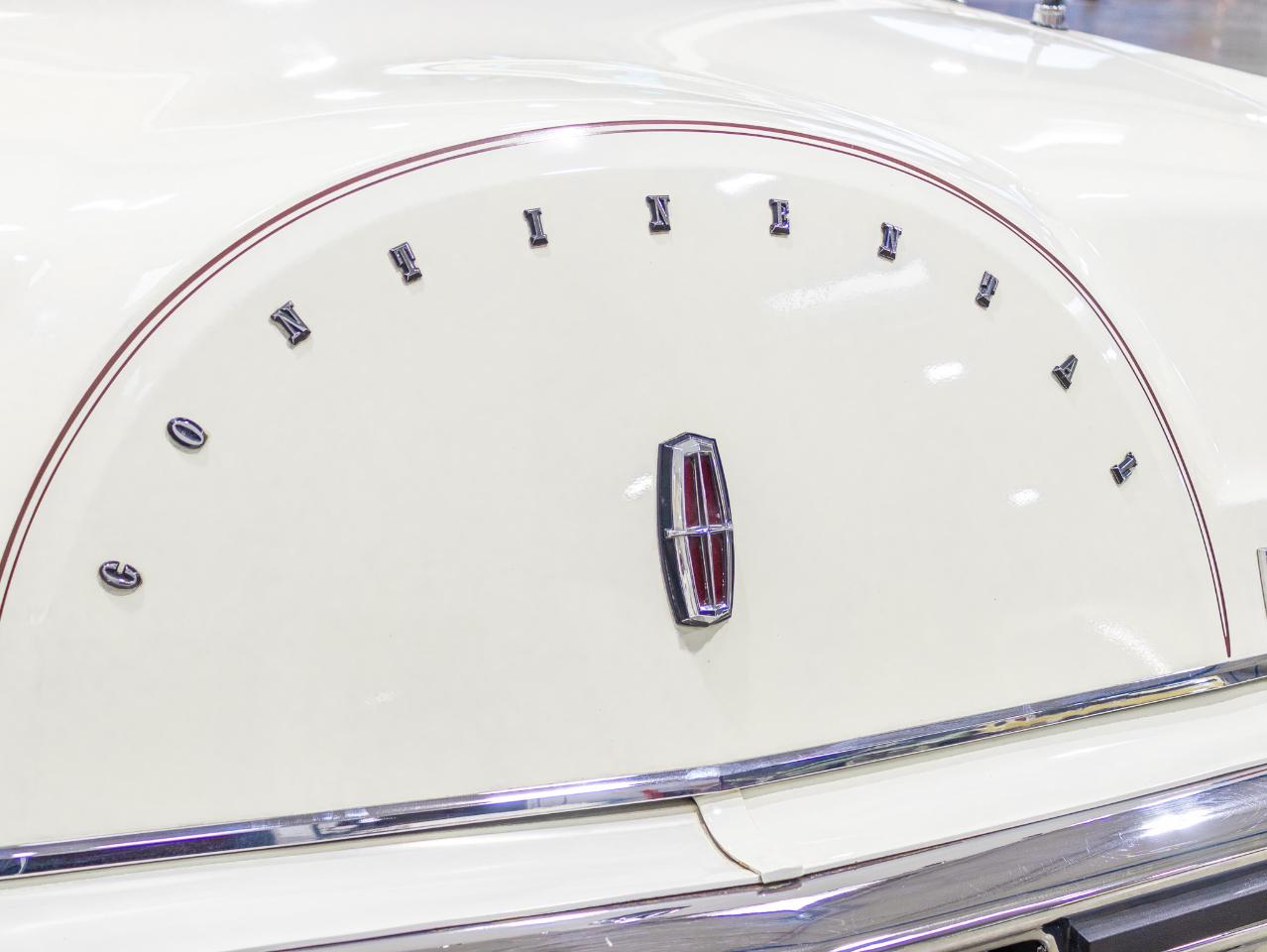 Lincoln Mark V  1977