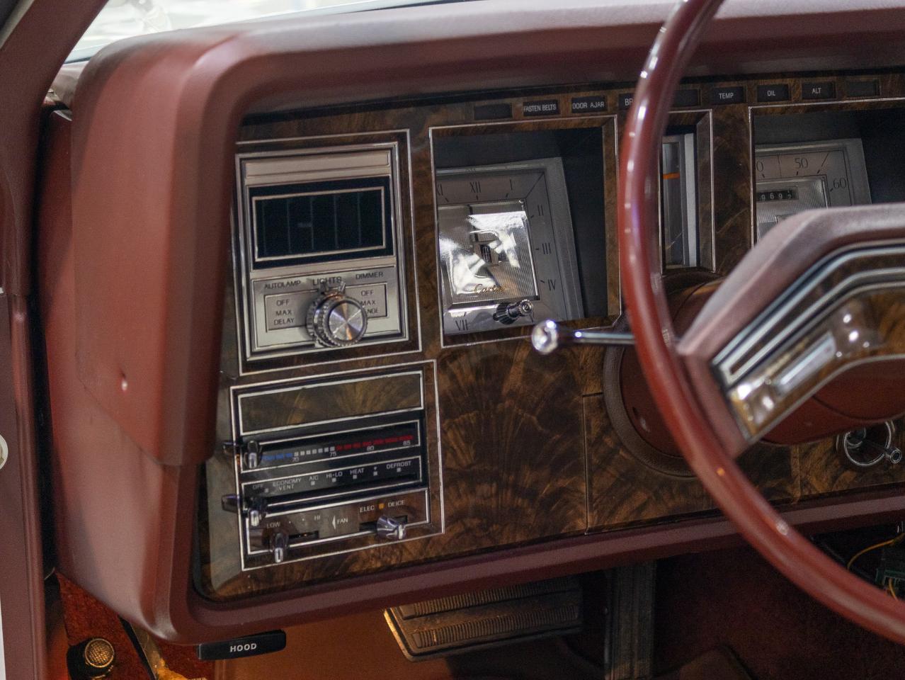 Lincoln Mark V  1977