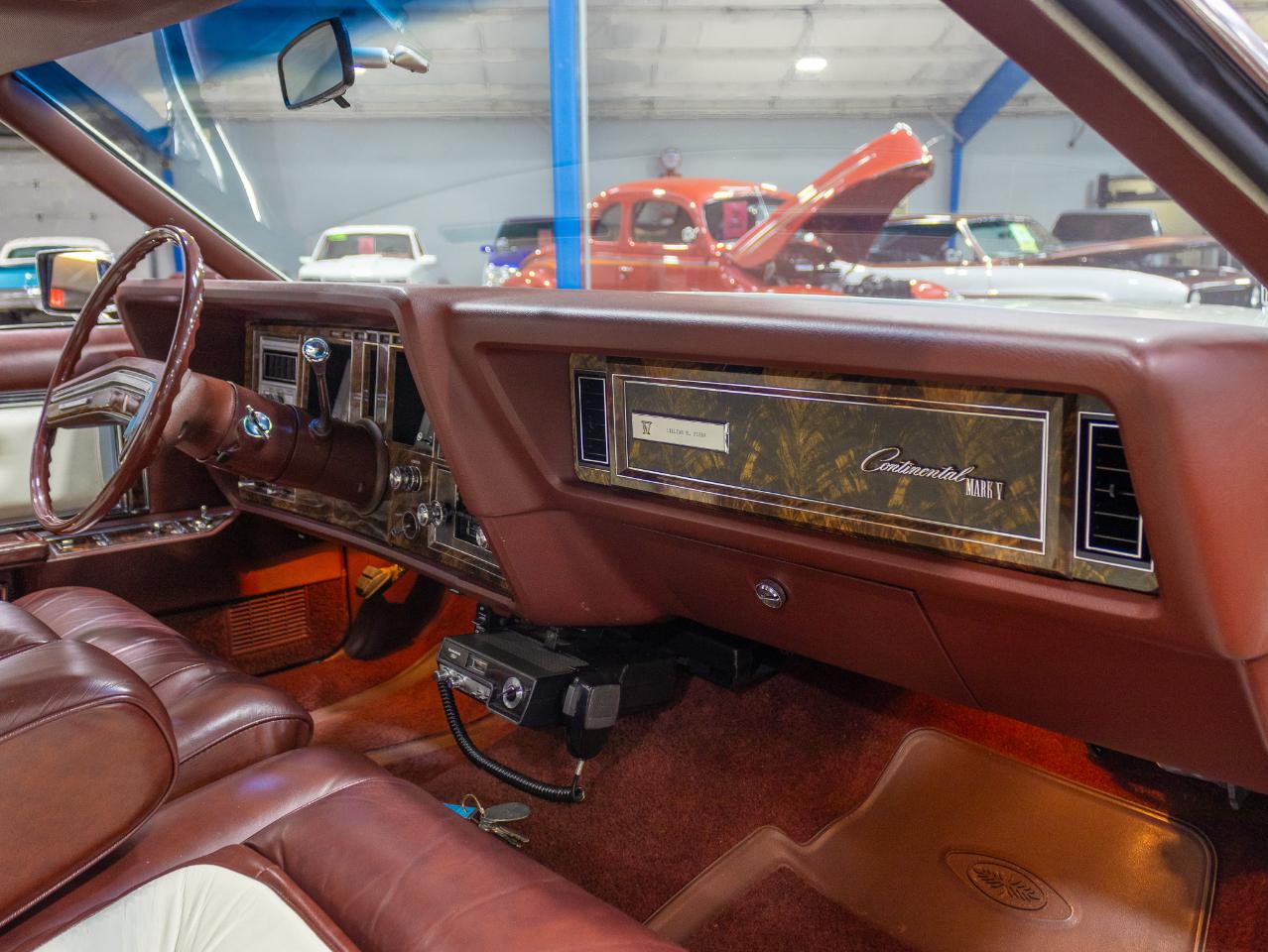 Lincoln Mark V  1977