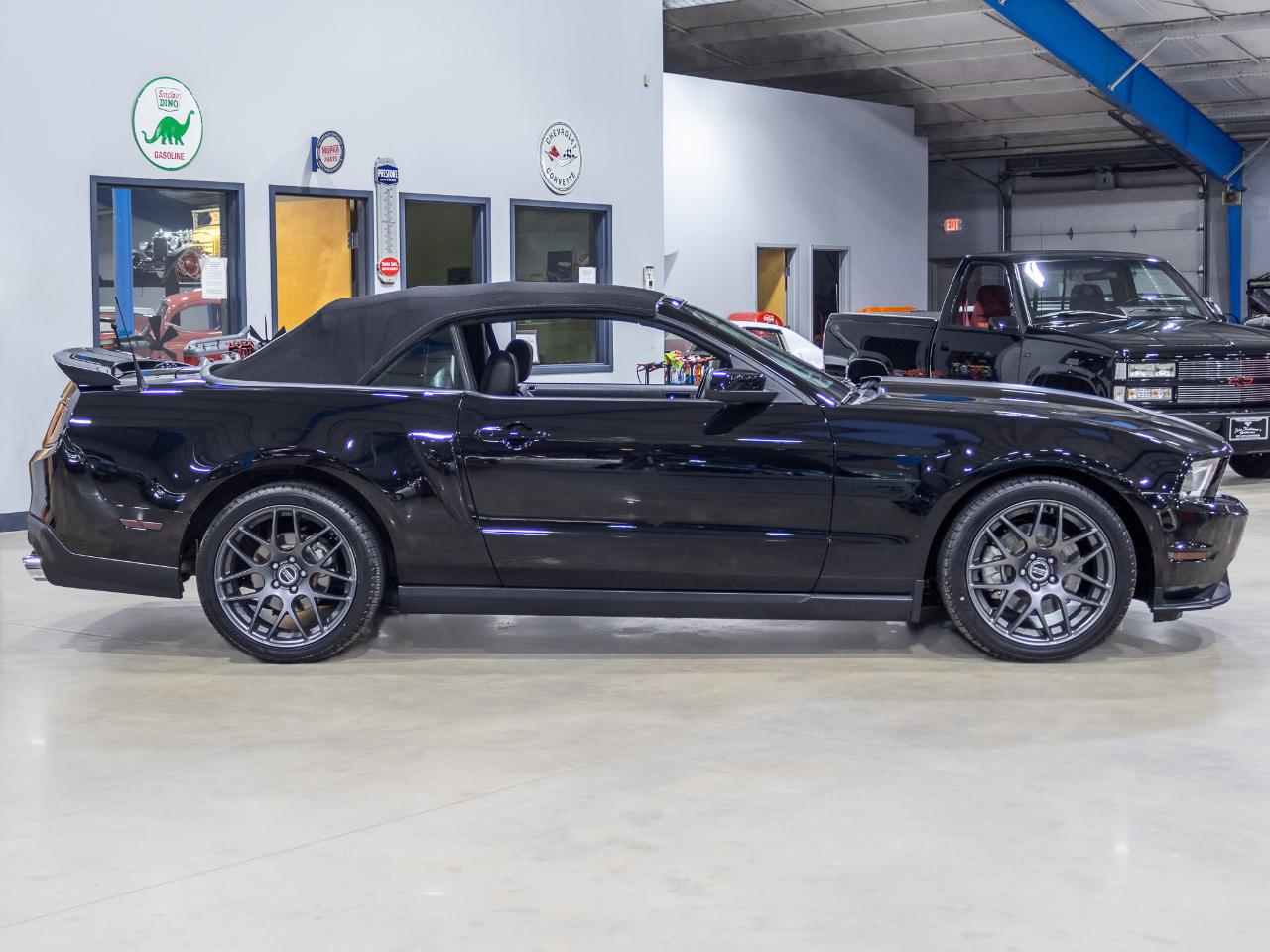 Ford Mustang  2011