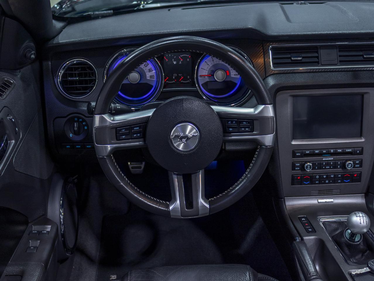 Ford Mustang  2011