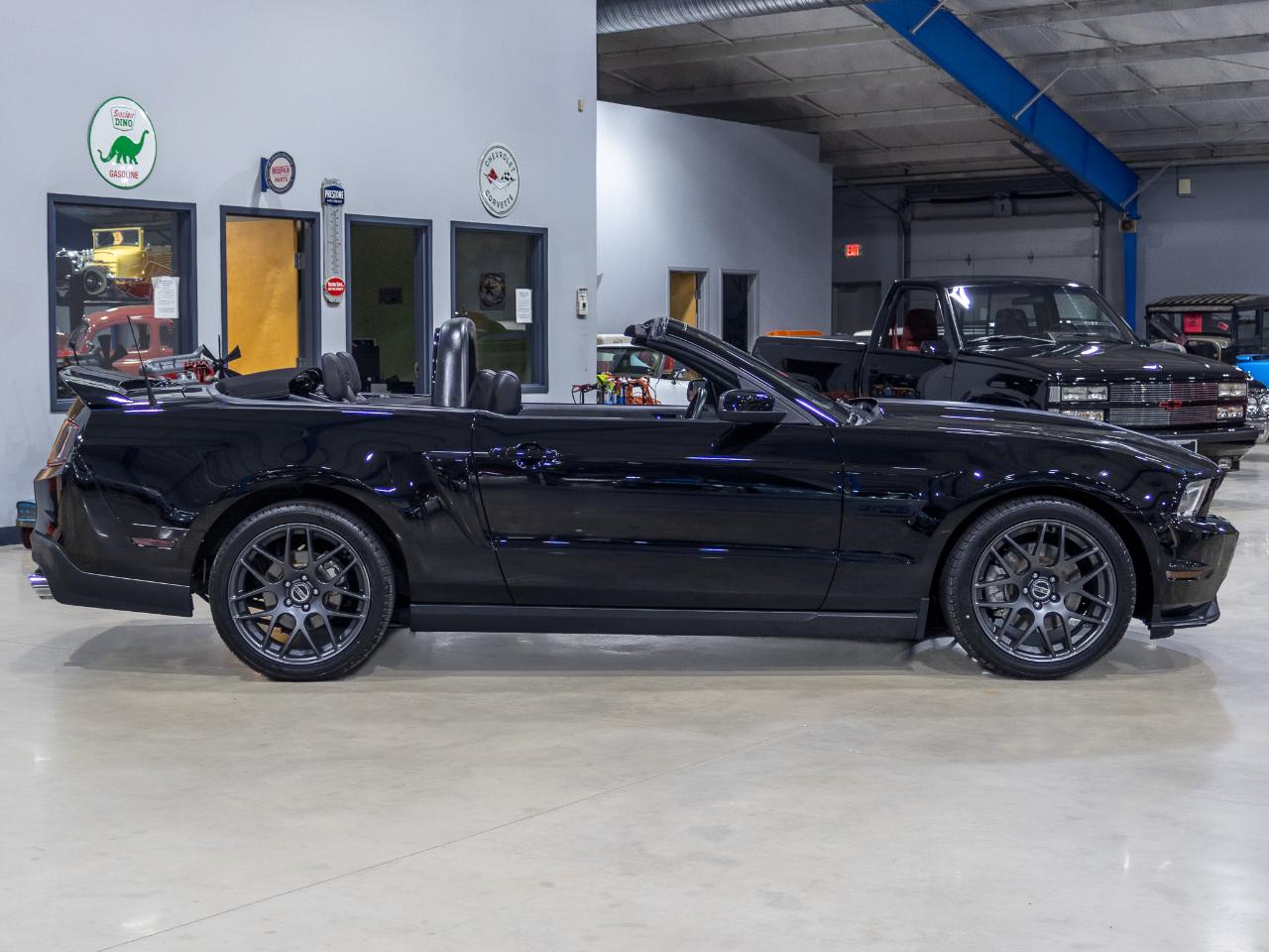 Ford Mustang  2011