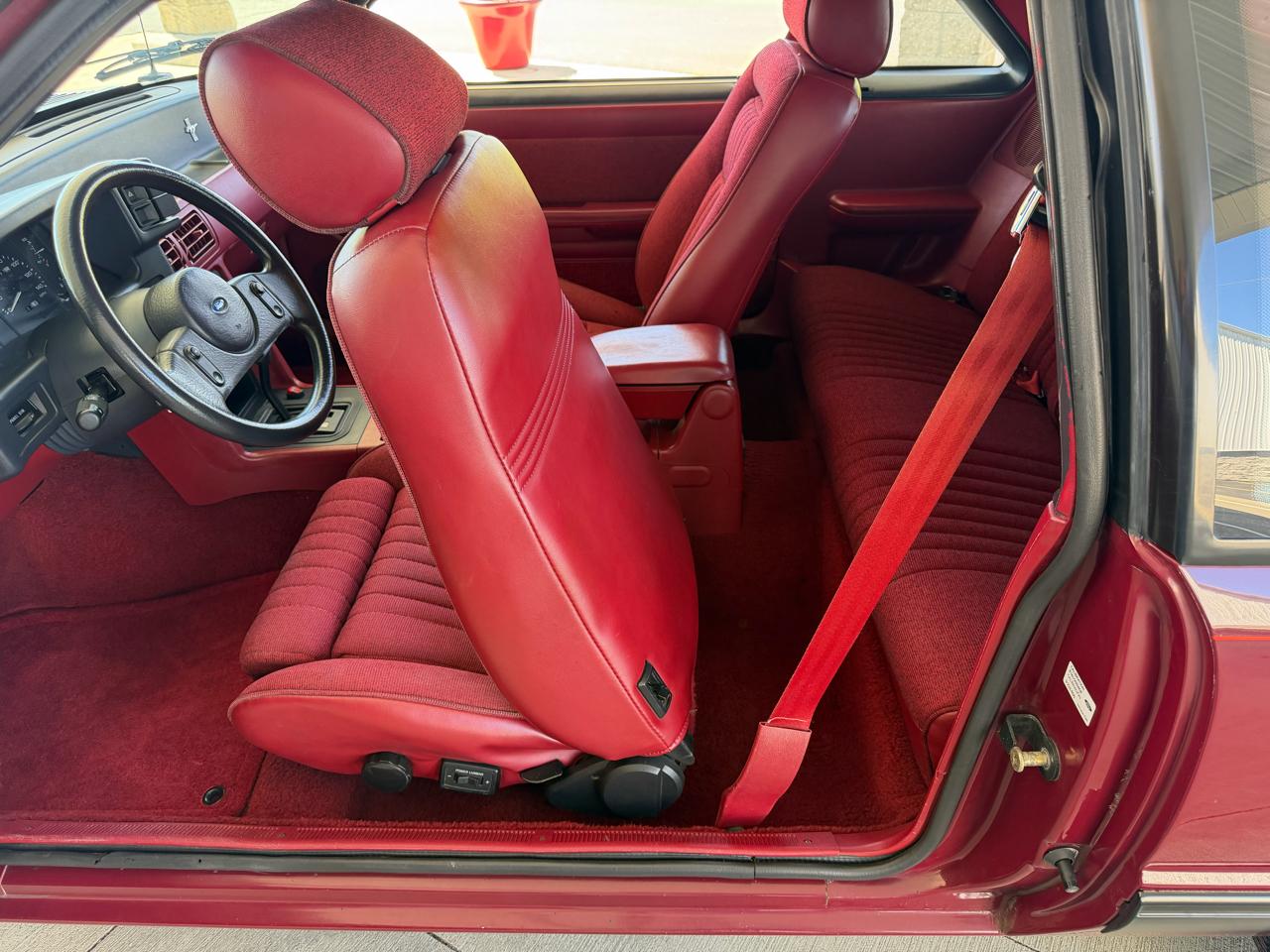 Ford Mustang LX 5.0L hatchback 1989