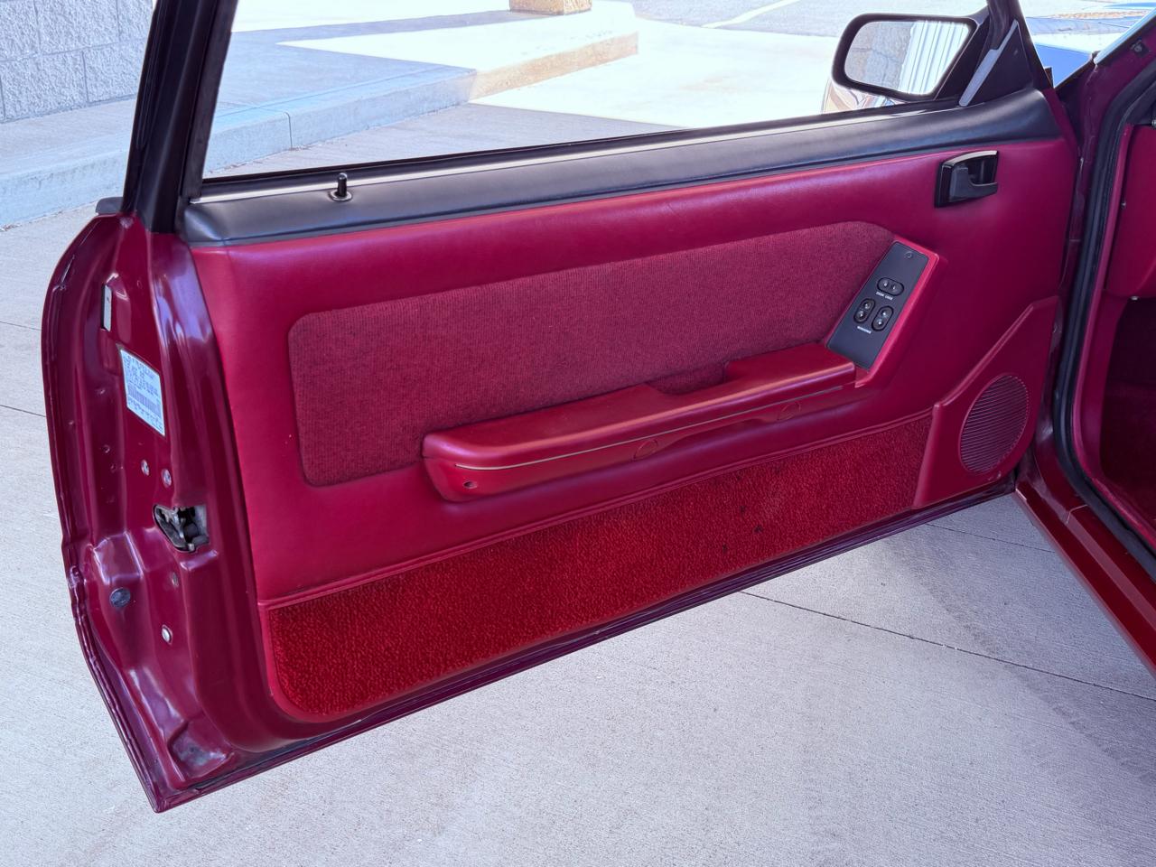 Ford Mustang LX 5.0L hatchback 1989