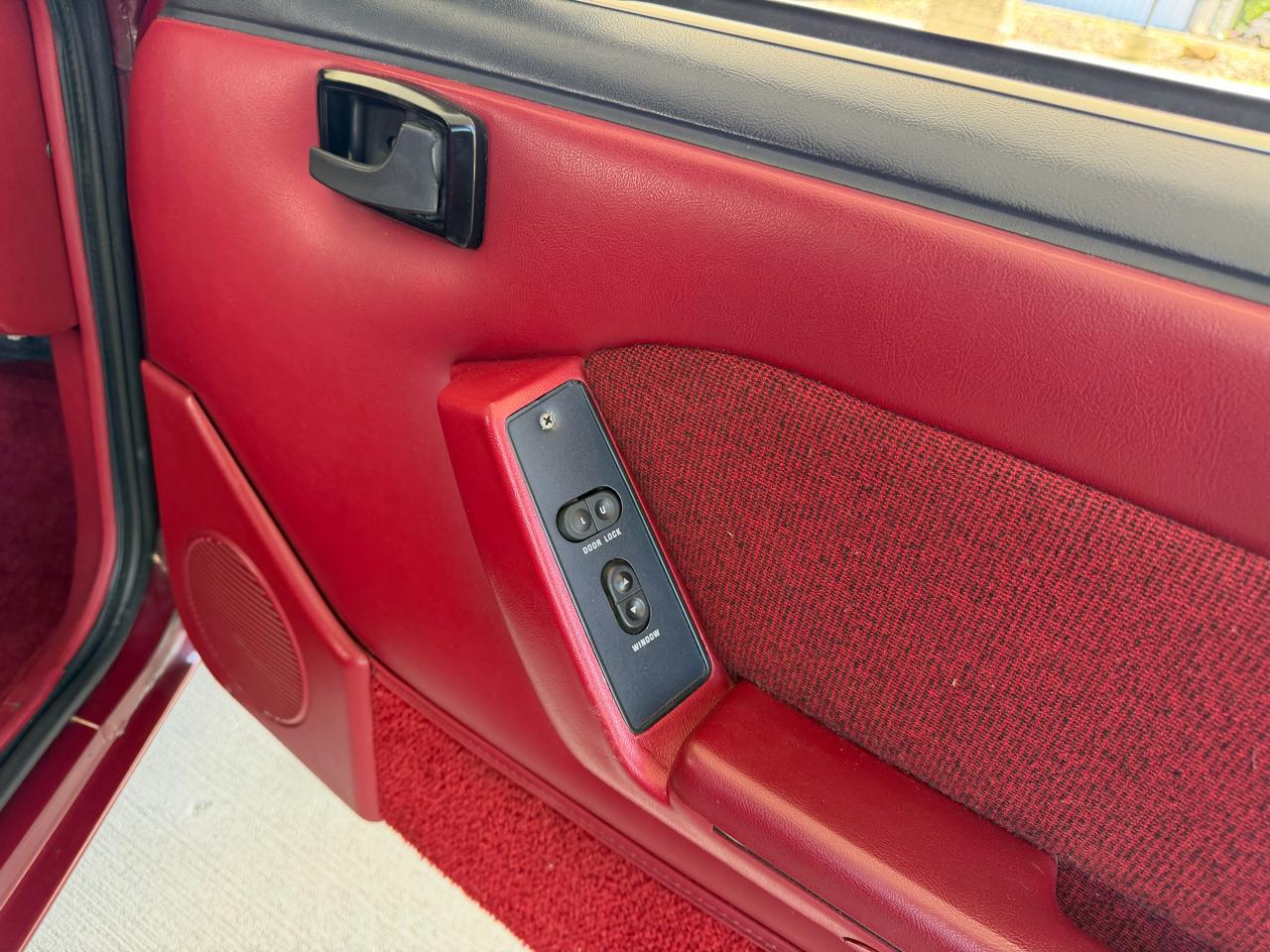 Ford Mustang LX 5.0L hatchback 1989
