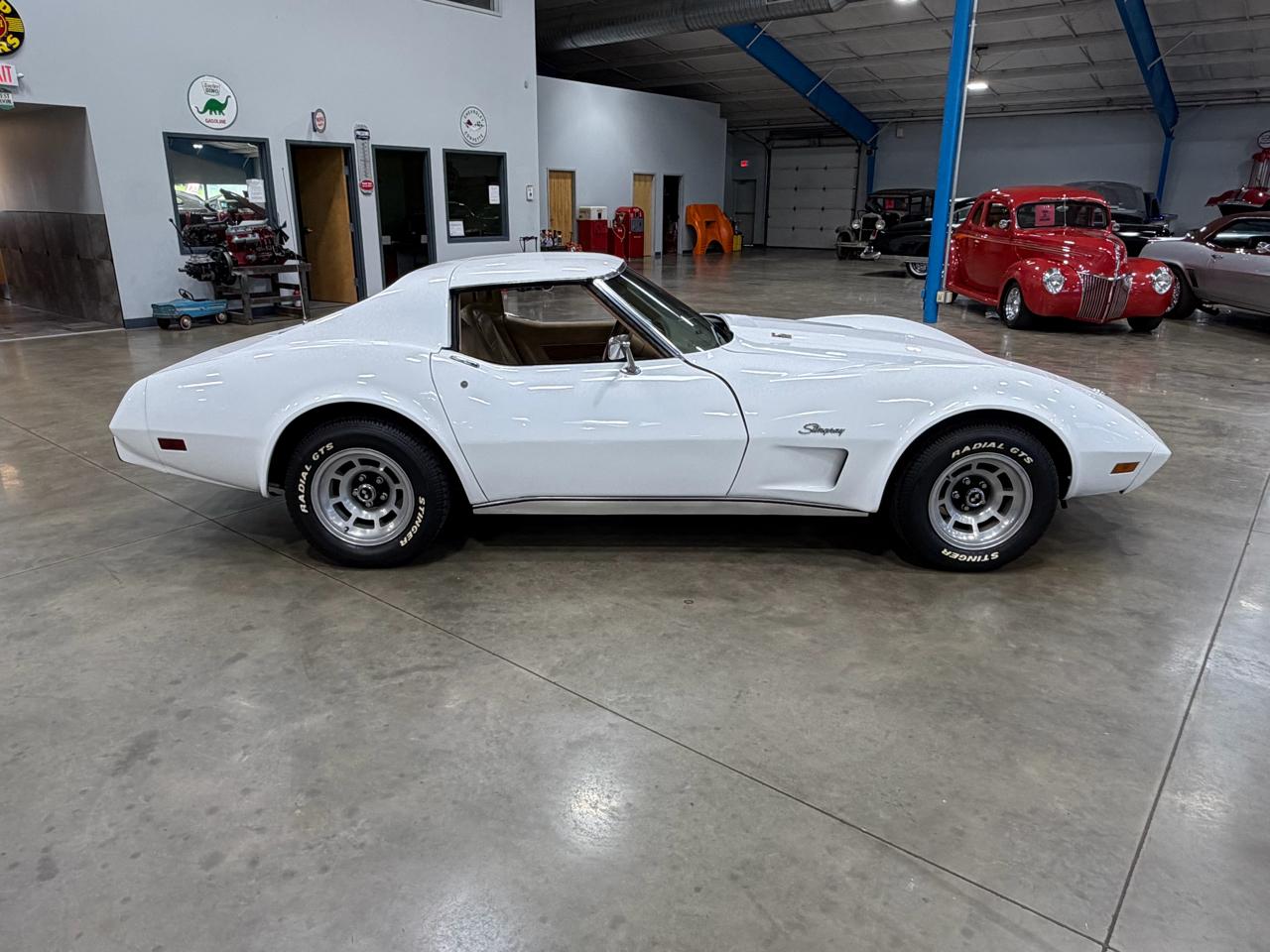 Chevrolet Corvette  1976