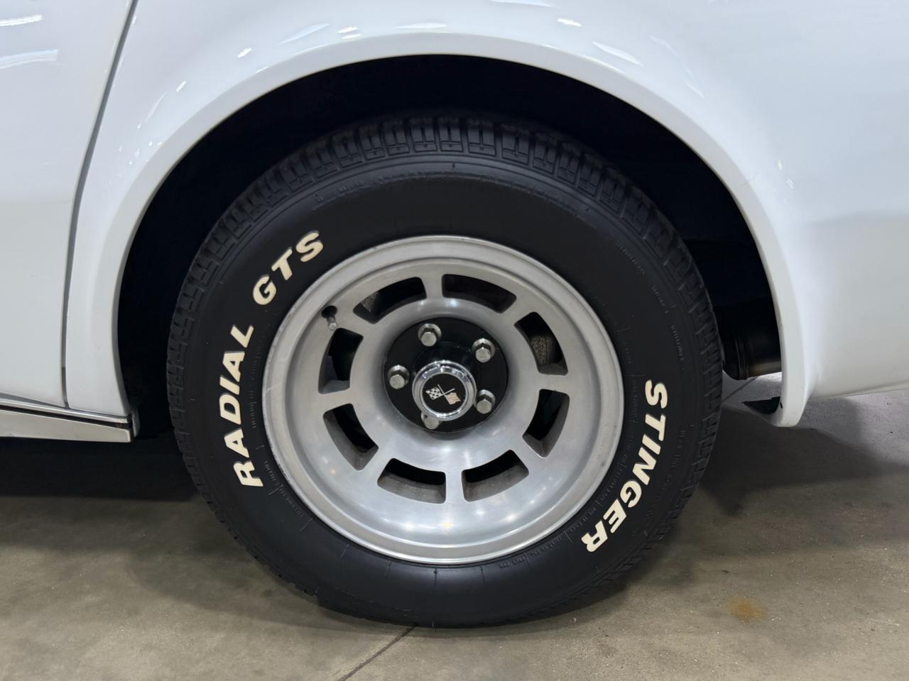Chevrolet Corvette  1976