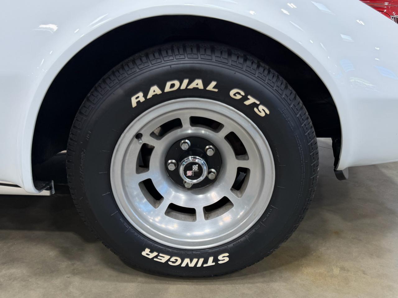 Chevrolet Corvette  1976