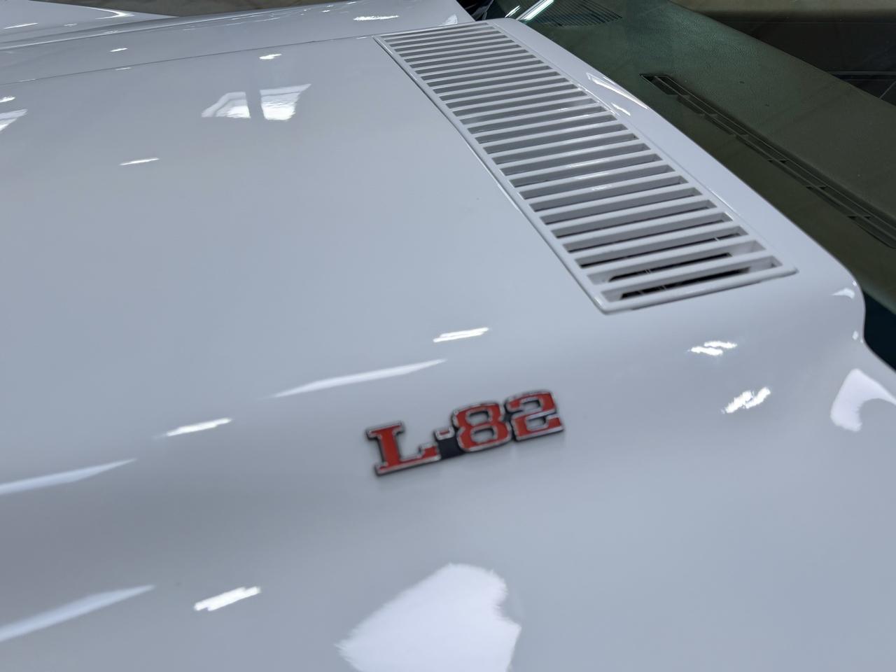 Chevrolet Corvette  1976