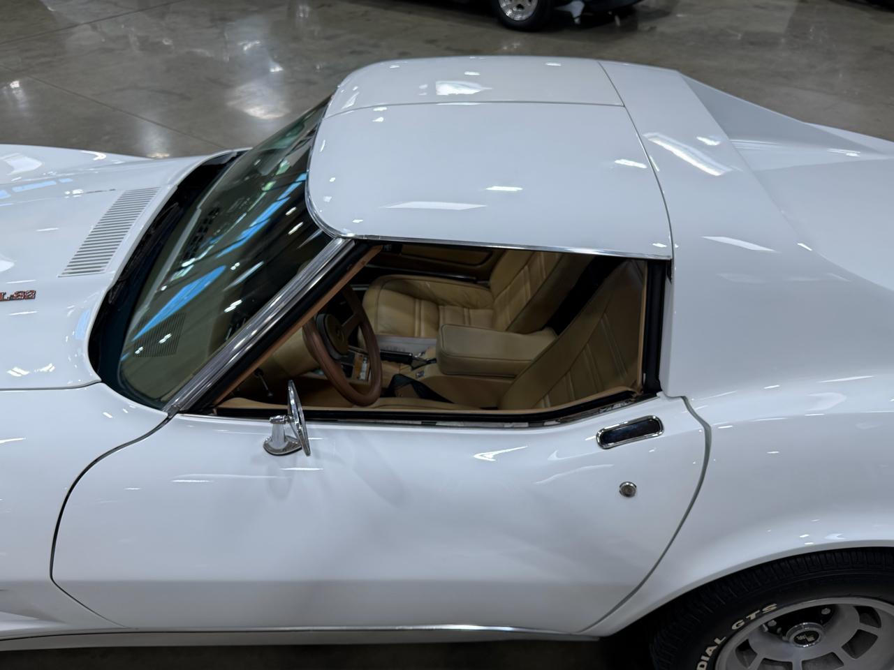 Chevrolet Corvette  1976