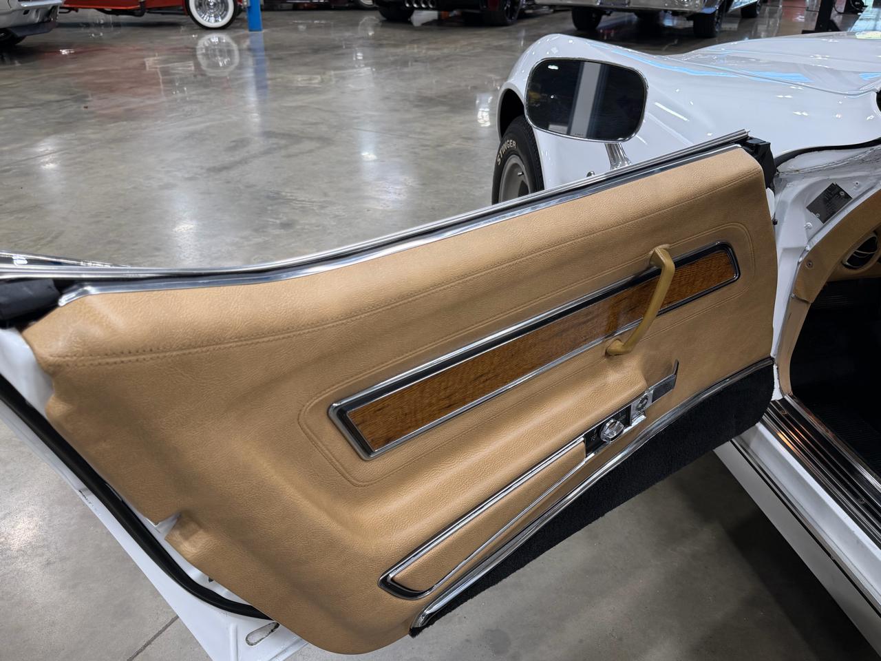 Chevrolet Corvette  1976