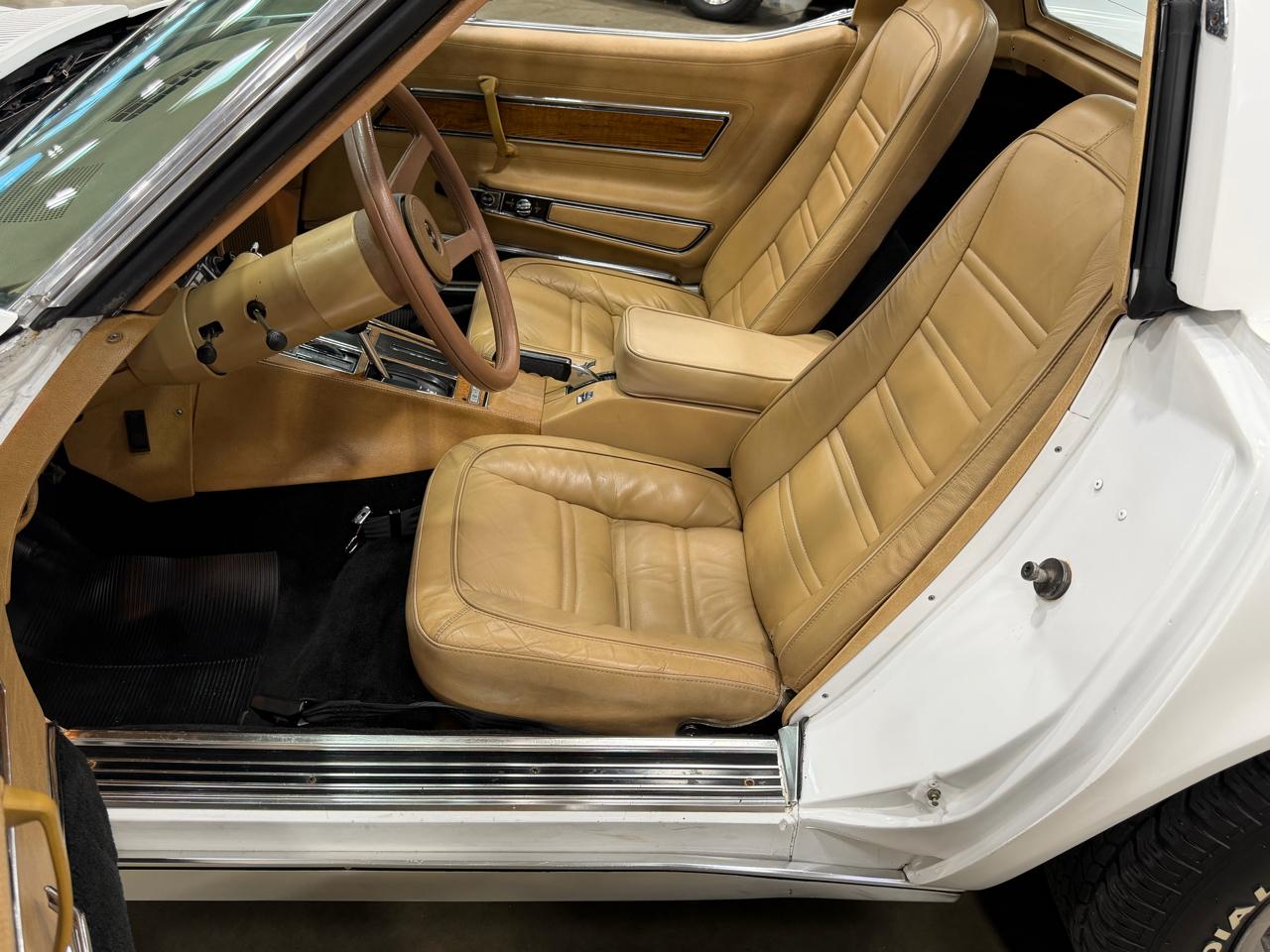 Chevrolet Corvette  1976