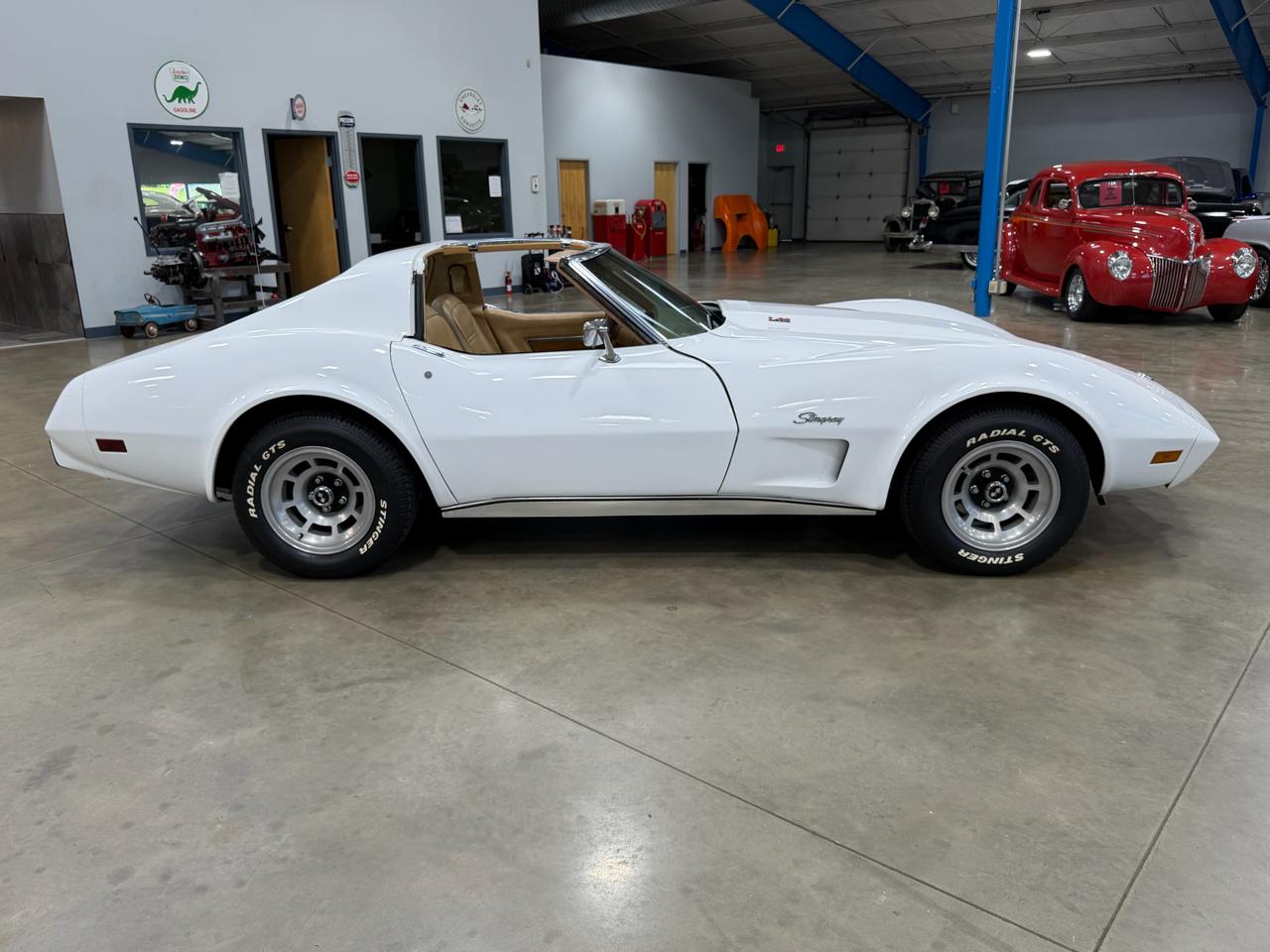 Chevrolet Corvette  1976