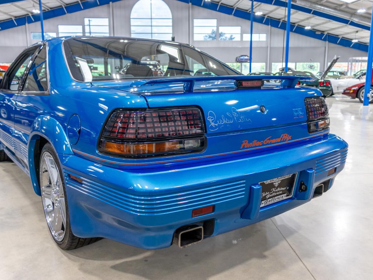 Pontiac Grand Prix 2dr Coupe SE 1992